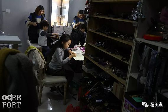 上海烈日街头童模穿羽绒服拍照，这个月入80万的职业，正毁掉一批孩子的童年...（组图） - 14