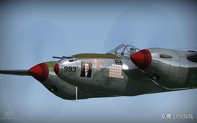 二战王牌飞行员将女孩照片贴在机身，死后60年，女孩与他合葬