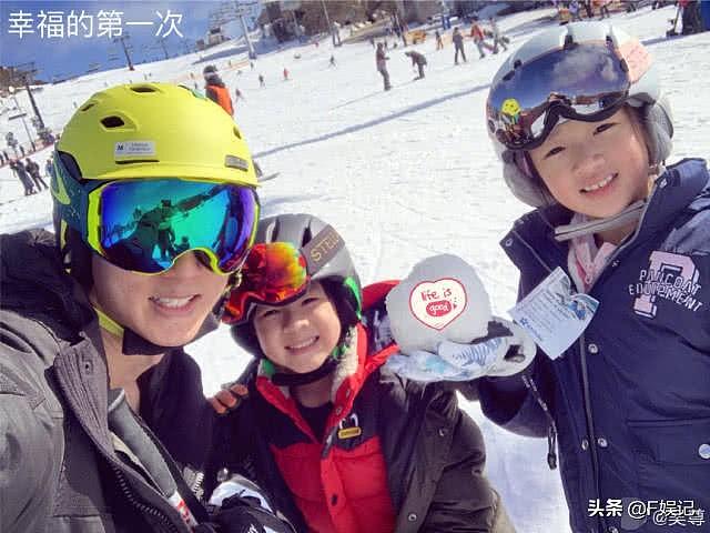 吴尊一家四口去澳洲度假 第一次带两位子女开心滑雪