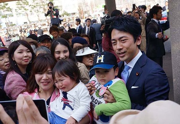 日本前首相儿子突然宣布与最美女主播结婚，连安倍都被震惊了（组图） - 18