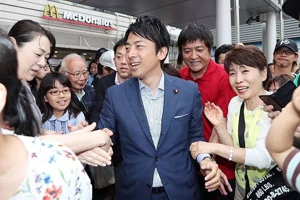 日本前首相儿子突然宣布与最美女主播结婚，连安倍都被震惊了（组图） - 39