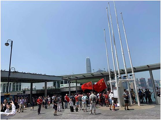 国旗没护好还“警察请勿进入”，香港海港城给了个解释（组图/视频） - 5