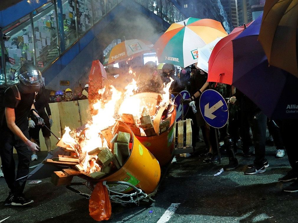 【香港局势】示威者希望与特首同样“霸道”吗（图） - 1
