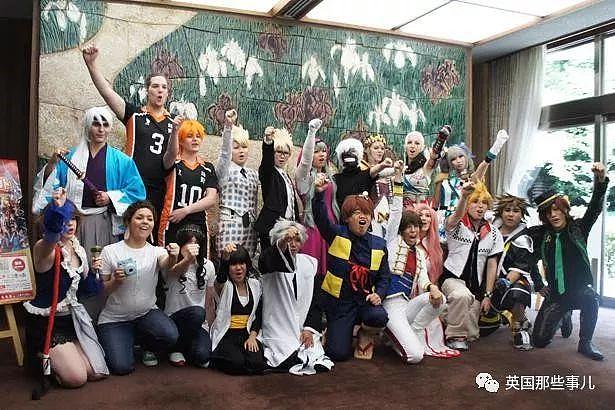 日本政界大叔沉迷cosplay…蜜汁画风让主播笑出了直播事故