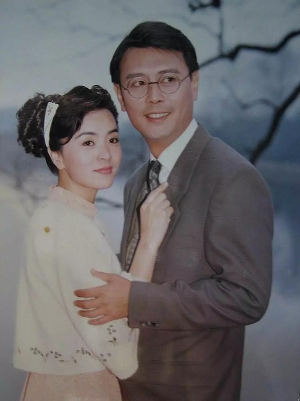 刘德凯40年婚恋史，让刘雪华流产不育，如今60多岁，女友小他16岁