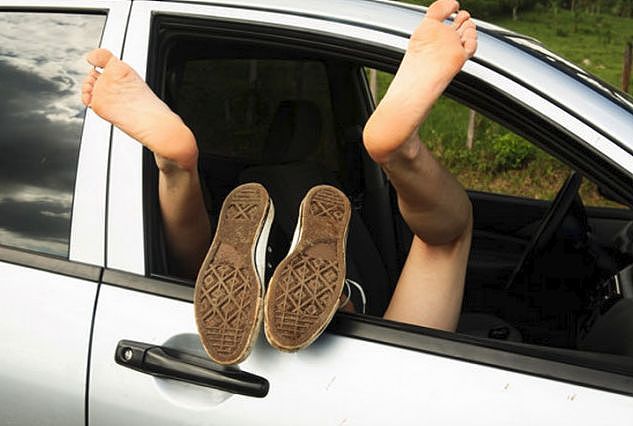冰淇淋车在震动！45岁男与14岁女提着裤子从车里出来了...在美国，车震是犯罪！（组图） - 3