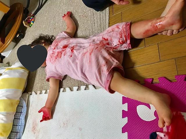 日本妈妈育儿崩溃的瞬间，放小孩自己玩房间秒变凶案现场