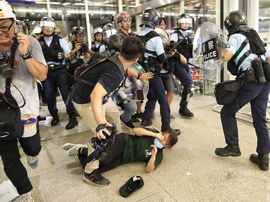 环球时报凌晨发文证实记者被打！怒批香港示威者！（视频/组图） - 3