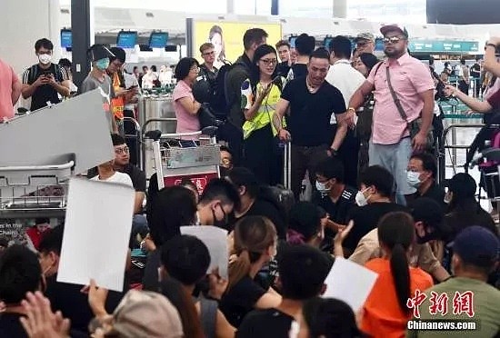 香港激进示威已近失控，舆论吁更强力止暴制乱（视频/组图） - 1