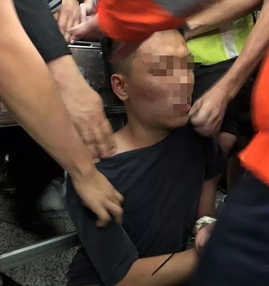 香港，被殴打游客记者的废青们变成乱港！新加坡痛心官宣拒绝来往（组图） - 10