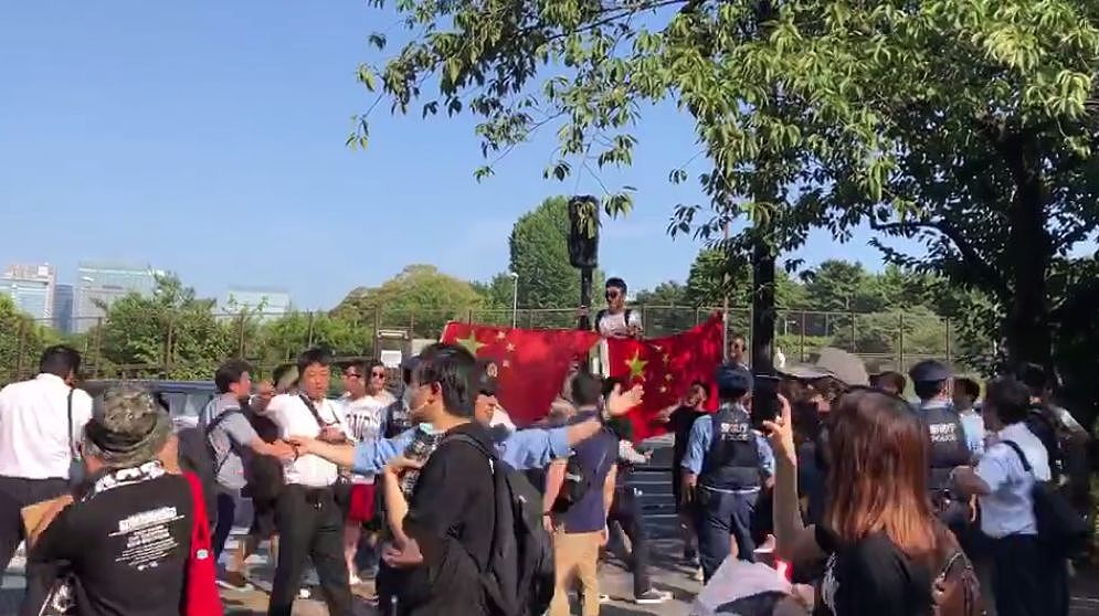 香港废青在日本集会游行，在日华人团结反击！扬国旗，唱国歌，声援祖国！给你们点赞！（组图） - 19