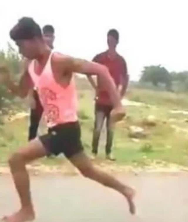 印度19岁少年光脚跑进百米11秒，自信可打破飞人博尔特世界纪录