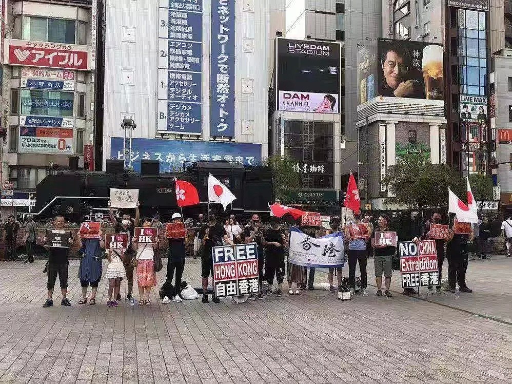 日本自由记者亲历香港“暴力游行”：感觉生命受到了威胁（组图） - 2
