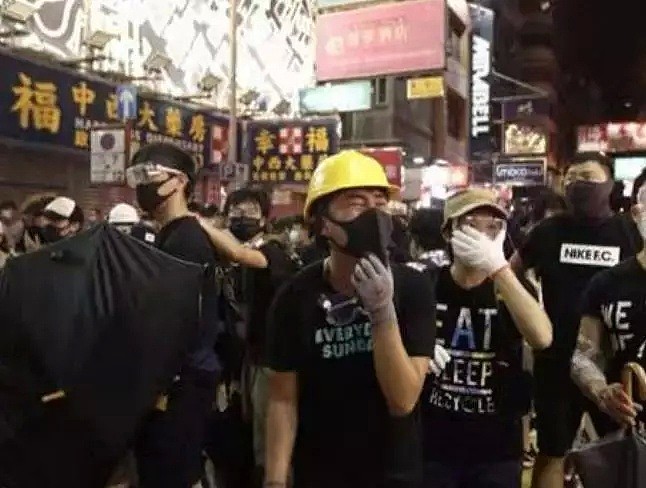 日本自由记者亲历香港“暴力游行”：感觉生命受到了威胁（组图） - 15