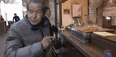 60年只卖一种食物，从不设座位，却喂饱了一代东京人的灵魂