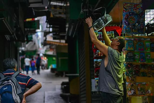 香港旅游业急速下滑，他们不站出来，香港无宁日