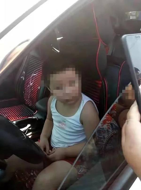5岁男童开SUV撞上亲戚 警方:他想带3岁妹妹找爸爸