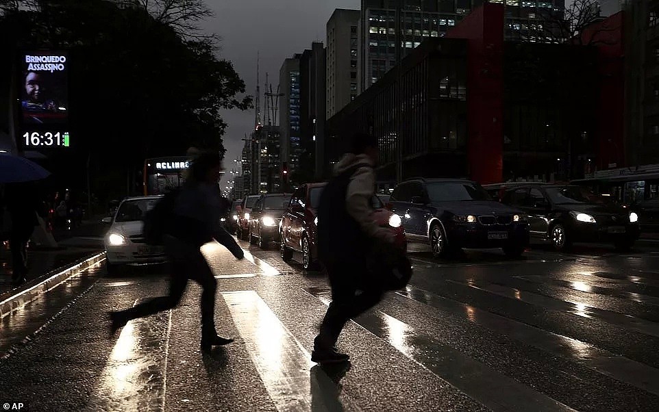 可怕！亚马逊雨林大火连烧3周，生灵涂炭，宛如世界末日！外媒集体噤声，政府不闻不问... - 8