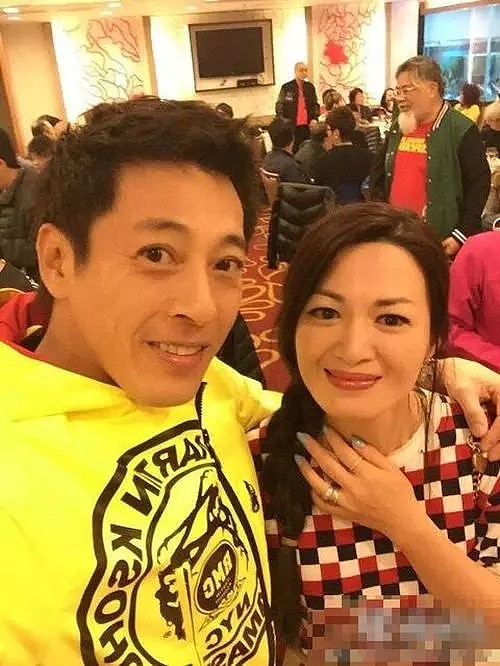 正当红突然闪婚退圈，找了大20岁富商，拼命为他生孩子（组图） - 11