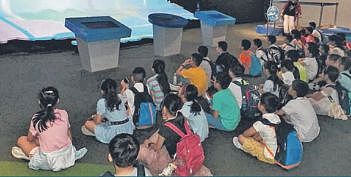 40名中国学生来新加坡游学被坑惨，无辜暴晒没人管！（组图） - 2