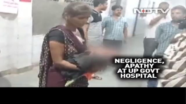 印度孕妇临产医院却称“没床位”，34岁女无奈走廊生子血流一地
