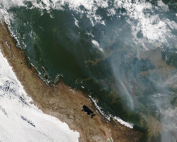 亚马孙雨林在燃烧：浓烟吹到3千公里外，每分钟烧掉1.5个足球场（组图） - 1