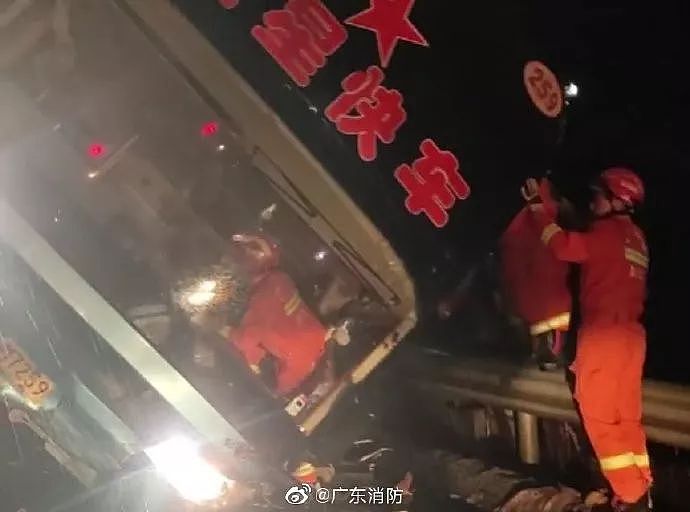 广州出发大巴侧翻7死11伤，原因披露！多人被甩到10米高桥下（视频/组图） - 8