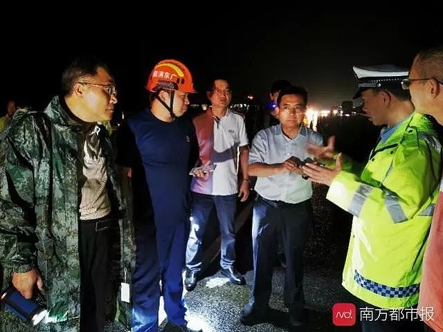 广州出发大巴侧翻7死11伤，原因披露！多人被甩到10米高桥下（视频/组图） - 9