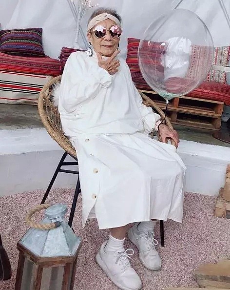 91岁中国奶奶穿搭潮爆全网，引10万网友争相模仿， 因为她，我取关了100个时尚博主 - 7