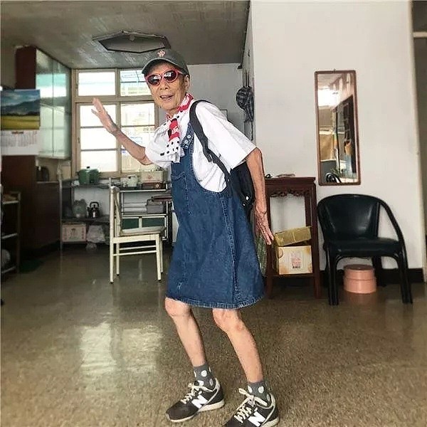 91岁中国奶奶穿搭潮爆全网，引10万网友争相模仿， 因为她，我取关了100个时尚博主 - 9