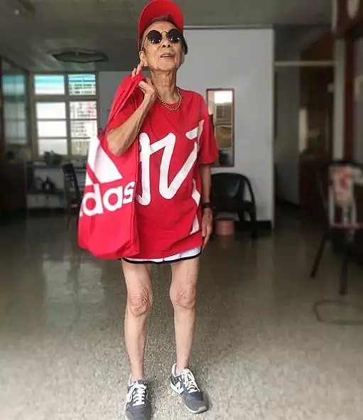 91岁中国奶奶穿搭潮爆全网，引10万网友争相模仿， 因为她，我取关了100个时尚博主 - 31