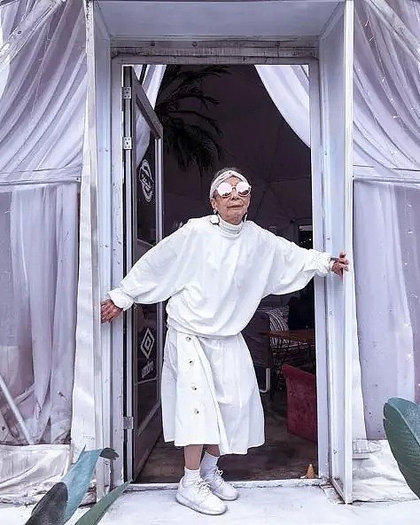 91岁中国奶奶穿搭潮爆全网，引10万网友争相模仿， 因为她，我取关了100个时尚博主 - 34