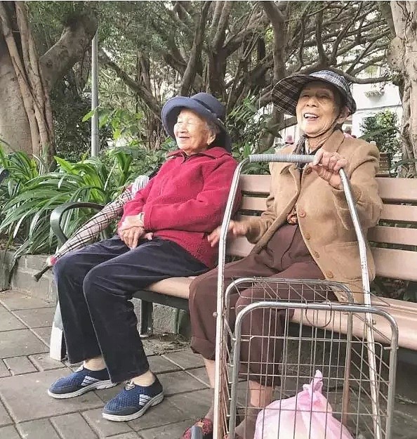 91岁中国奶奶穿搭潮爆全网，引10万网友争相模仿， 因为她，我取关了100个时尚博主 - 44
