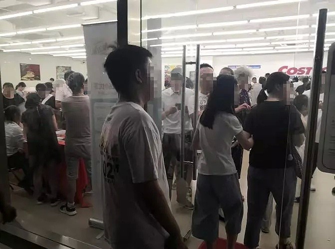 火爆！上海Costco开业啦！大家连夜排队办卡！停车场被挤满！（组图） - 7