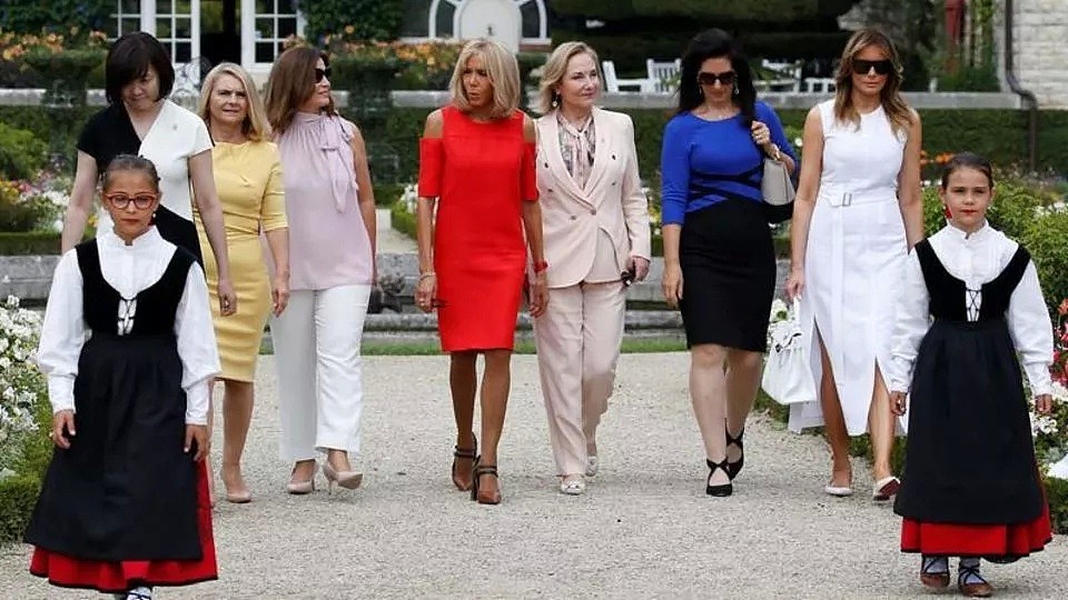 法国第一夫人惊艳G7峰会，却遭巴西总统嘲笑，马克龙实力护妻（组图） - 2