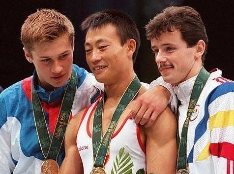 华裔体操冠军爱上瑞士美女 结婚移民后 他改变了一个国家的历史（组图） - 7