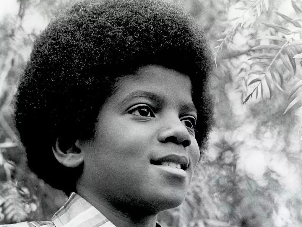 迈克尔·杰克逊61周年诞辰：出身贫寒的世界巨星，光芒万丈的孤独孩子（视频/组图） - 8