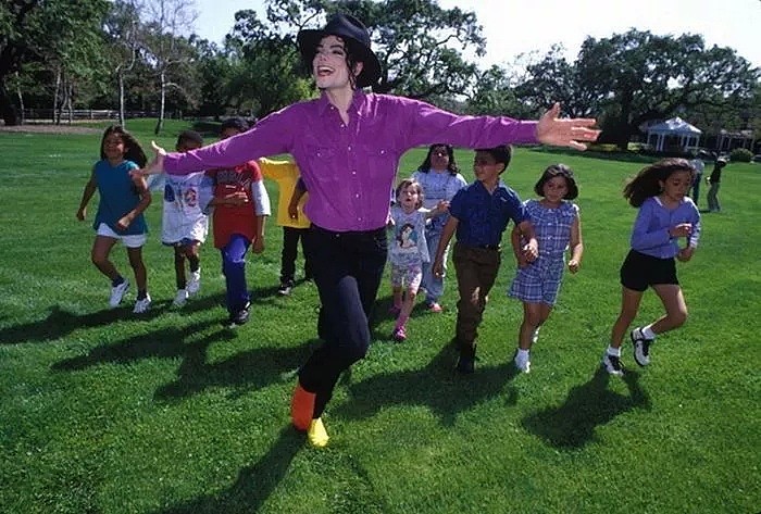 迈克尔·杰克逊61周年诞辰：出身贫寒的世界巨星，光芒万丈的孤独孩子（视频/组图） - 26