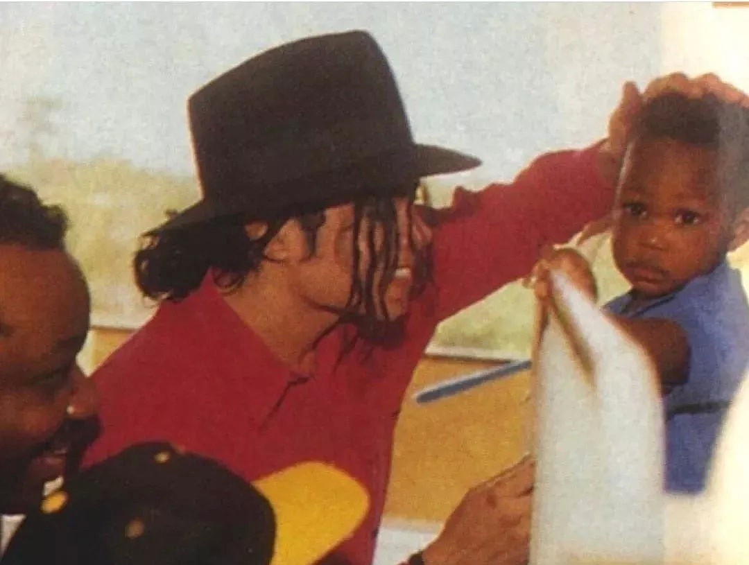 迈克尔·杰克逊61周年诞辰：出身贫寒的世界巨星，光芒万丈的孤独孩子（视频/组图） - 35