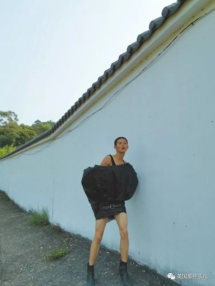 身穿垃圾袋的中国乡村超模震惊歪果网友：“他必须火！”（视频/组图） - 30