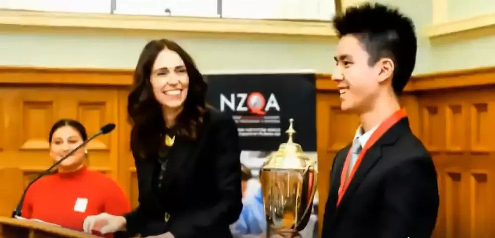 新西兰华人男孩获总理卓越学术奖，被斯坦福录取的他志向是…（组图） - 2
