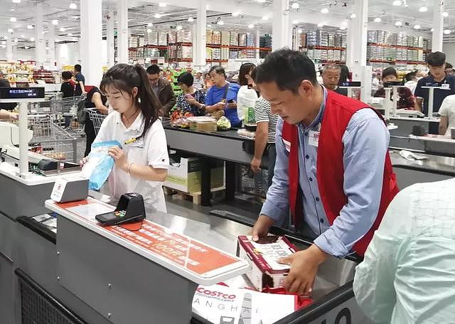 实地探访Costco：中国会员已超10万，有人去过一次却再也不想去了