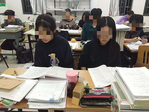 13岁女孩寄宿学校被查怀孕：涉事老师逃跑摔成截瘫（组图） - 3