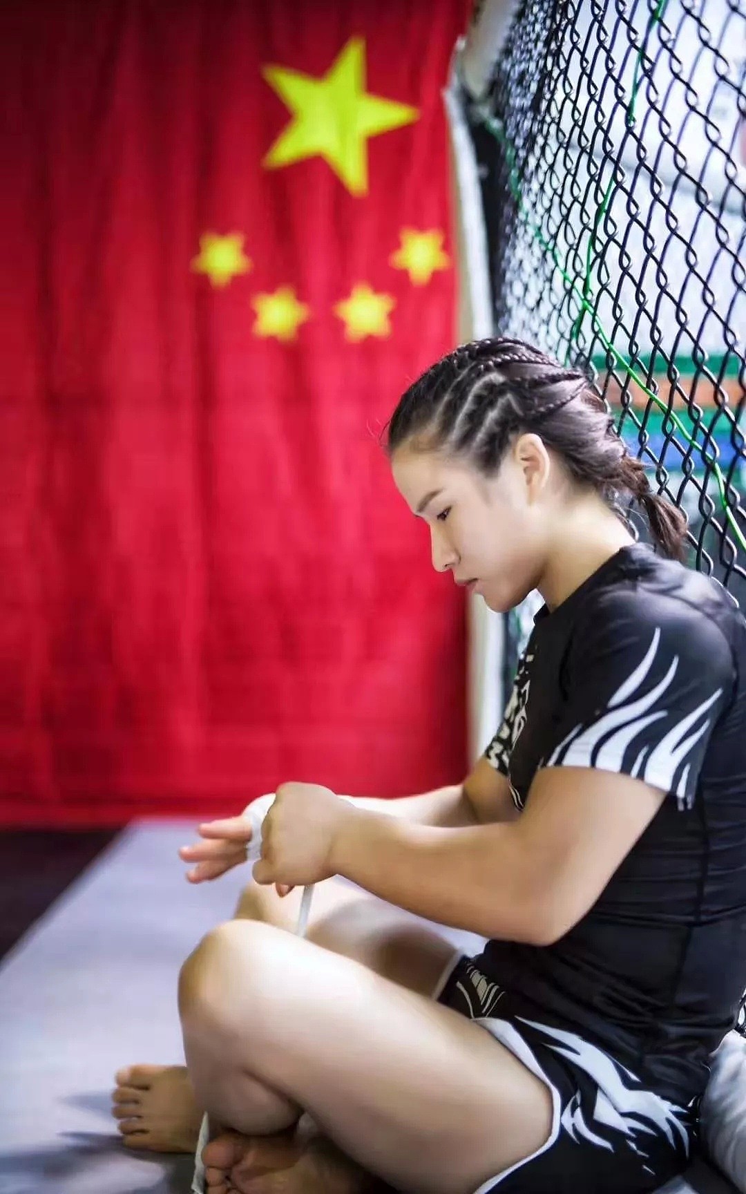 亚洲首位UFC世界冠军诞生！从幼儿园老师到世界冠军，她把金腰带留在中国（组图） - 21
