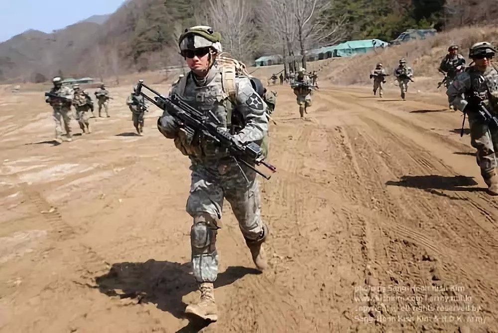 韩国被激怒准备报复美国 或拿驻韩美军“动刀”（组图） - 2