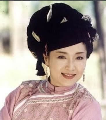 19岁出演黄蓉，中途被骗婚被迫做“妾”61岁仍单身依旧貌美惊人 （组图） - 2