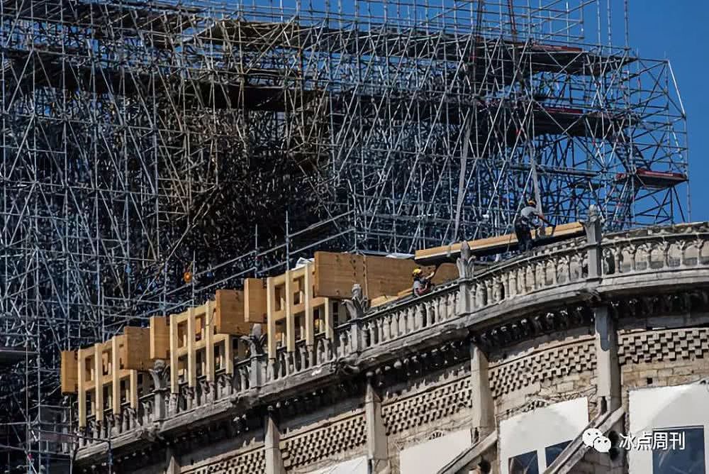 重建巴黎圣母院大概需要40年：当务之急是避免其进一步坍塌（图） - 1