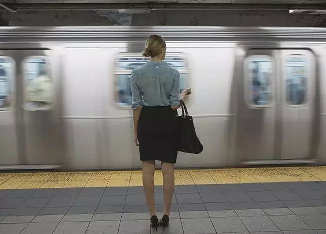 纽约将出新规：自慰、性骚扰等变态者，禁止乘坐地铁和公交车（组图） - 1