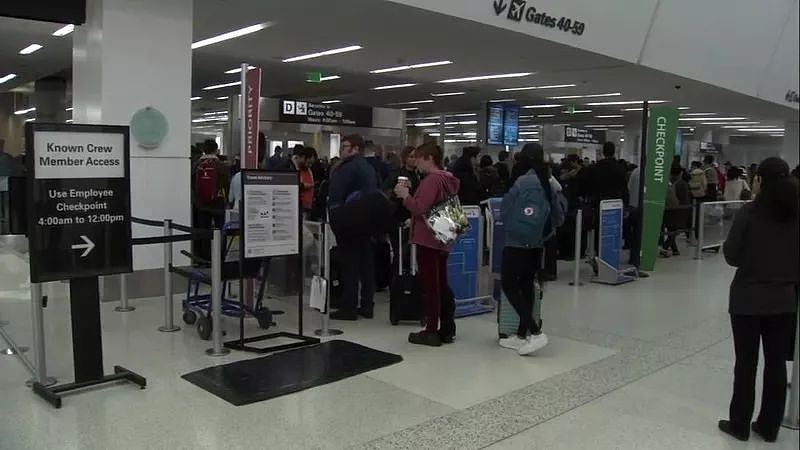 400航班延误取消！旧金山机场大面积瘫痪，旅客睡机场！跑道关闭第三日，瘫到月底才完工！（组图） - 4