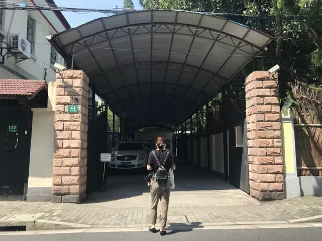 8月21日，李帆在前往医疗事故鉴定中心的路上。新京报记者 庞礴摄